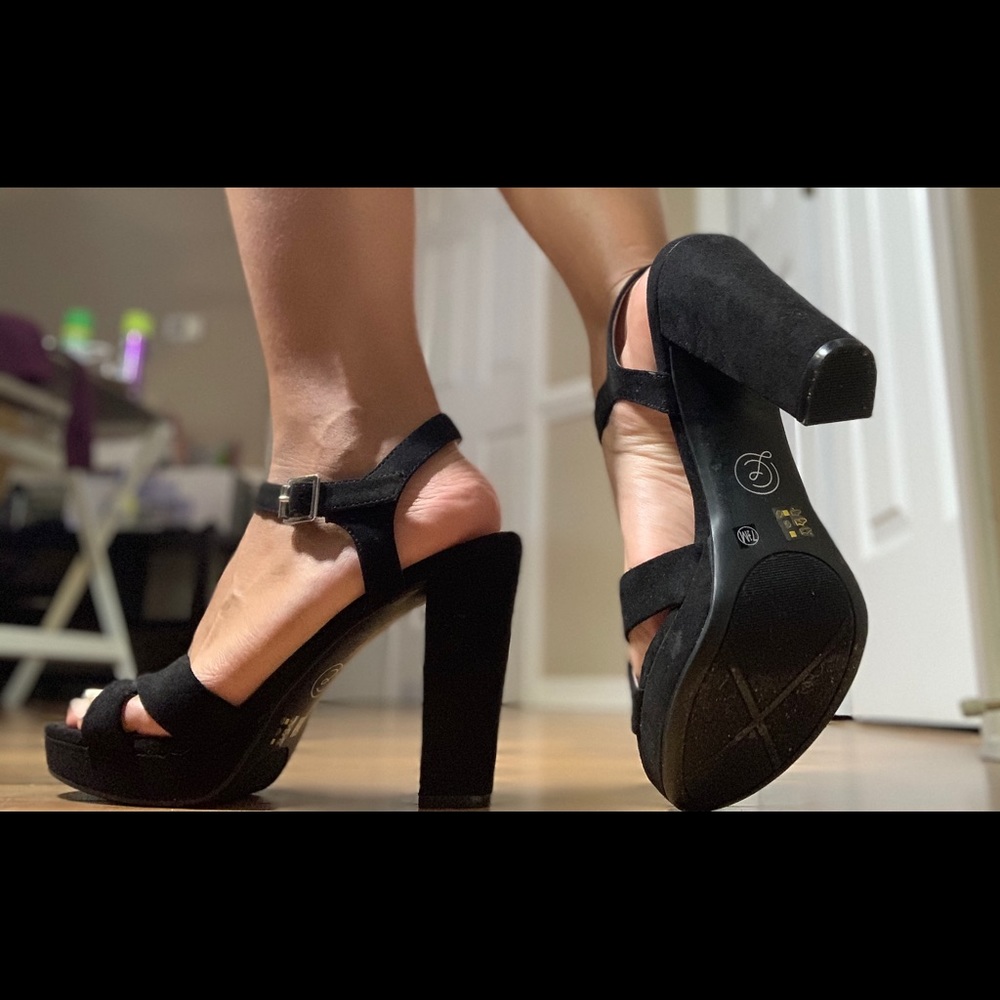 Chinese Laundry Platforms